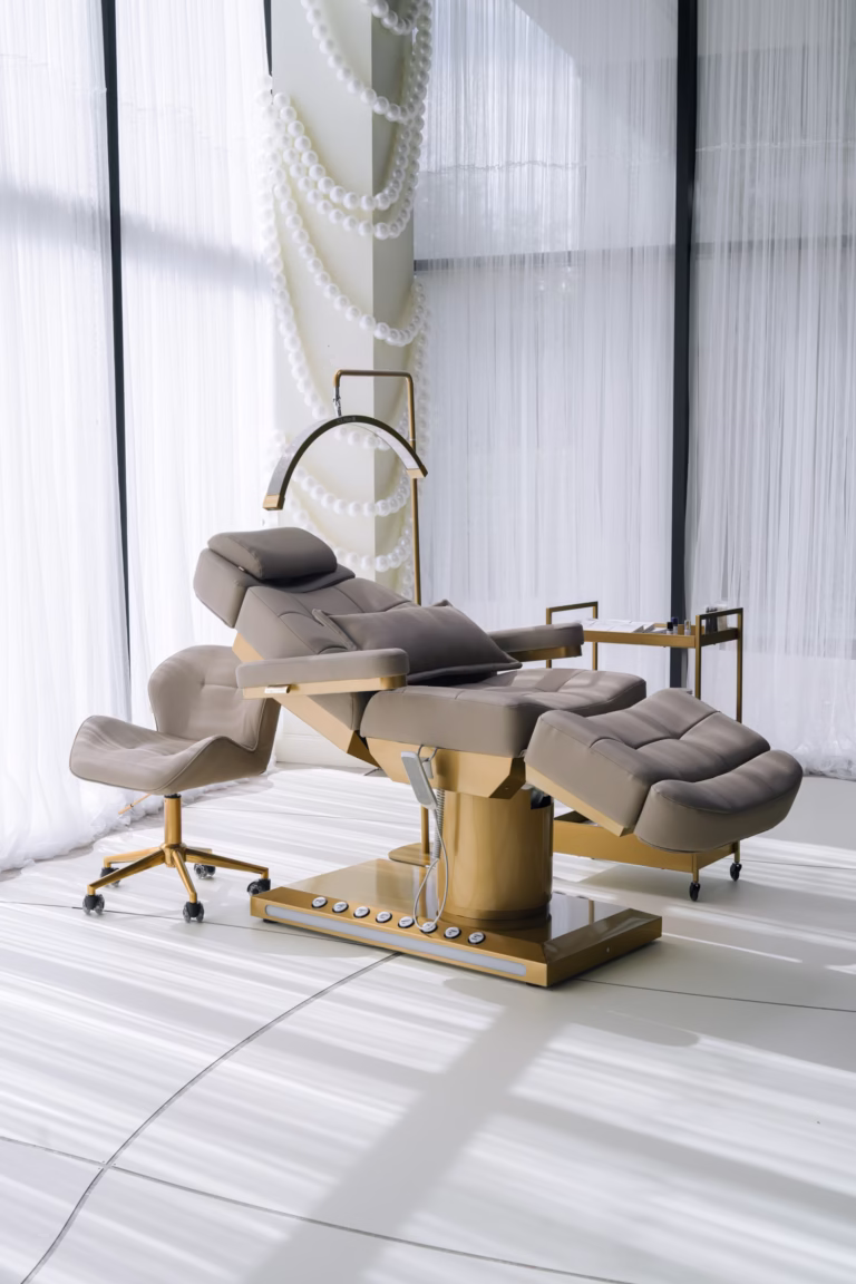 3D0BAEF1-B075-4306-8D21-A3B1CAF772C7 łóżko kosmetyczne figuratti