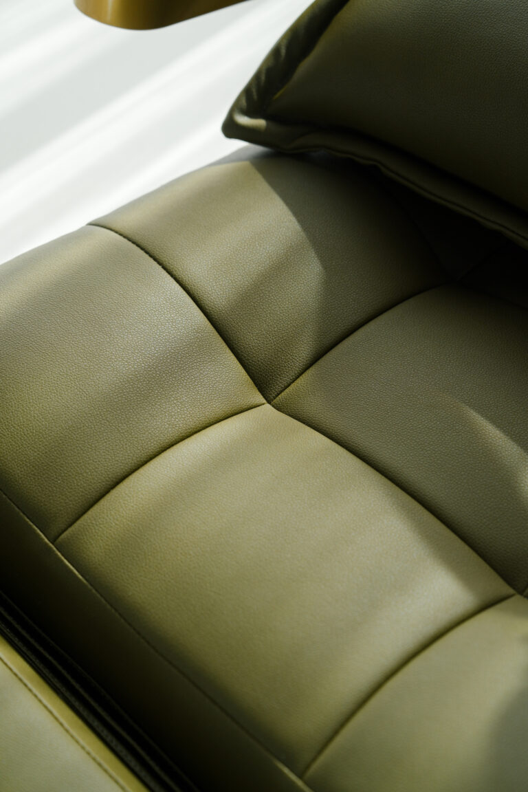 7C4B21C9-4348-41D7-90F0-832049D4E21D